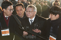 [포토] 검찰로 향하는 양승태 전 대법원장