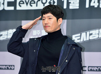 [포토] 배우 장혁, 경찰포스 물씬