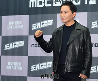 [포토] 배우 조재윤 "도시경찰 화이팅"