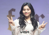 [포토] 돌아온 여자친구 엄지