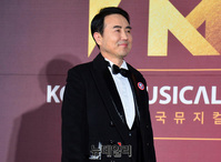 [포토] 한국뮤지컬어워즈 참석한 유희성 서울예술단 이사장 