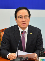 [포토] 발언하는 홍영표 더불어민주당 원내대표