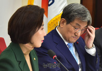 [포토] 환담 나누는 나경원-노영민