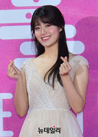 [서울가요대상] 배우 남지현, 귀엽게 손가락 하트