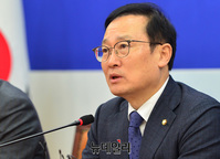 [포토] 발언하는 홍영표 민주당 원내대표