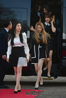 [가온차트] 밴에서 내리는 아이즈원