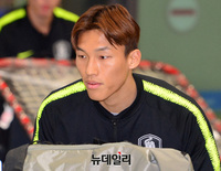 [포토] 국가대표 골키퍼 김승규, 무거운 표정으로 귀국