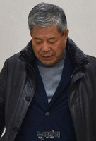 [포토] 이명박 전 대통령 항소심 출석한 강경호 다스 사장