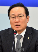 [포토] 정책조정회의, 발언하는 홍영표