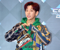 [포토] 그룹 '핫샷' 노태현, 팬들 향한 하트