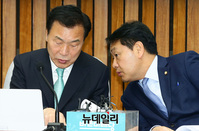 [포토] 대화 나누는 손학규-김관영