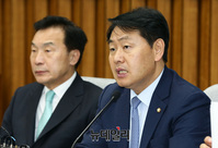 [포토] 바른미래당 확대간부회의, 발언하는 김관영