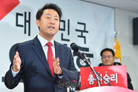 [포토] 출마선언 관련 질문에 답하는 오세훈 전 서울시장