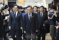 [포토] 빈소 들어서는 이해찬 더불어민주당 대표