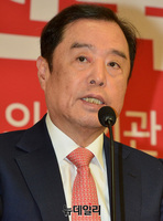 [포토] 상임전국위원회 참석한 김병준 비대위원장