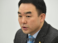 [포토] 이해충돌방지법 제정안 관련 기자회견 갖는 채이배 의원