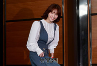 [포토] 계단오르는 배우 한지민