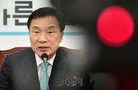 [포토] 창당 1주년 기자회견 갖는 손학규 바른미래당 대표