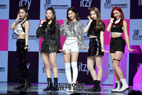 [포토] 가요계 데뷔한 걸그룹 '있지'