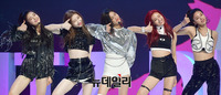 [포토] JYP신인걸그룹 '있지' 파워풀한 데뷔 무대