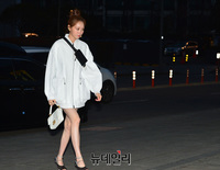 [포토] 모델 이성경, 압구정을 런웨이로 만드는 워킹