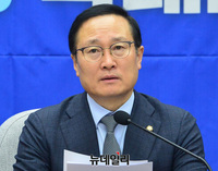[포토] 민주당 최고위원회의, 발언하는 홍영표 원내대표