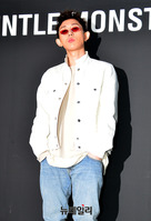 [포토] 래퍼 코드쿤스트, 여유넘치는 포즈