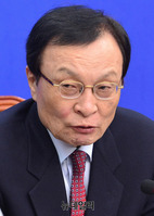 [포토] 모두발언하는 이해찬 민주당 대표