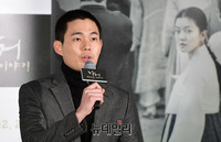 [포토] 인사말하는 배우 류경수