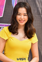 [포토] 배우 이하늬, 봄 온 듯한 드레스