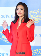 [포토] 가수 보라, 강렬한 레드 의상