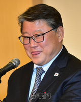 [포토] 환영사 하는 조원진 대한애국당 대표