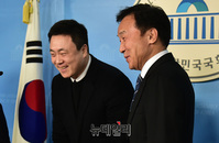 [포토] 이재환 창원성산 예비후보 격려하는 손학규 바른미래당 대표