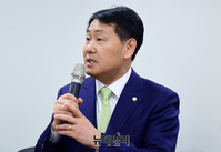 [포토] 인사말하는 김관영 미래당 원내대표