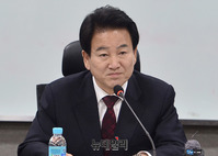 [포토] 토론회서 인사말하는 정동영 평화당 대표