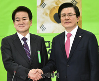 [포토] 국회에서 만난 황교안-정동영