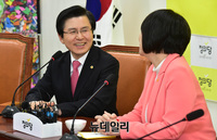 [포토] 정의당 찾은 황교안 한국당 신임 대표