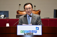[포토] 의원총회서 모두발언하는 이해찬 
