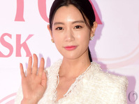 [포토] 클라라, 여신의 손인사