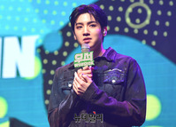 [포토] 가수 우석 "저희 앨범 사랑해주세요"