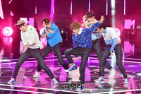 [포토] 아이돌그룹 TXT, 강력한 신인의 퍼포먼스