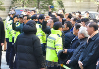 [포토] "이명박" 연호하는 지지자들