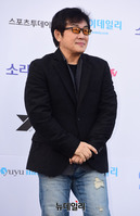 [포토] 가수 전영록, 공손한 포즈로 포토타임