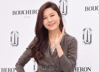 [포토] 배우 김하늘, 여신의 손인사