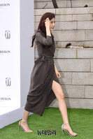 [포토] 배우 김하늘, 돋보이는 각선미