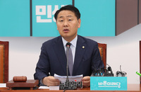 [포토] 모두발언하는 김관영 미래당 원내대표
