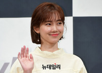 [포토] 전직 여기자 하유리 역 맡은 배우 신현빈