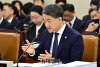 [포토] 답변하는 박능후 보건복지부 장관