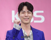 [포토] 주말 안방 복귀하는 홍종현