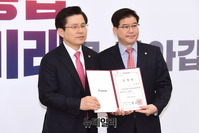 [포토] 기념촬영하는 '황교안-김성태'